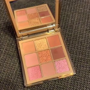 HudaBEAUTY “NudeMedium” eyeshadow palette! NIB